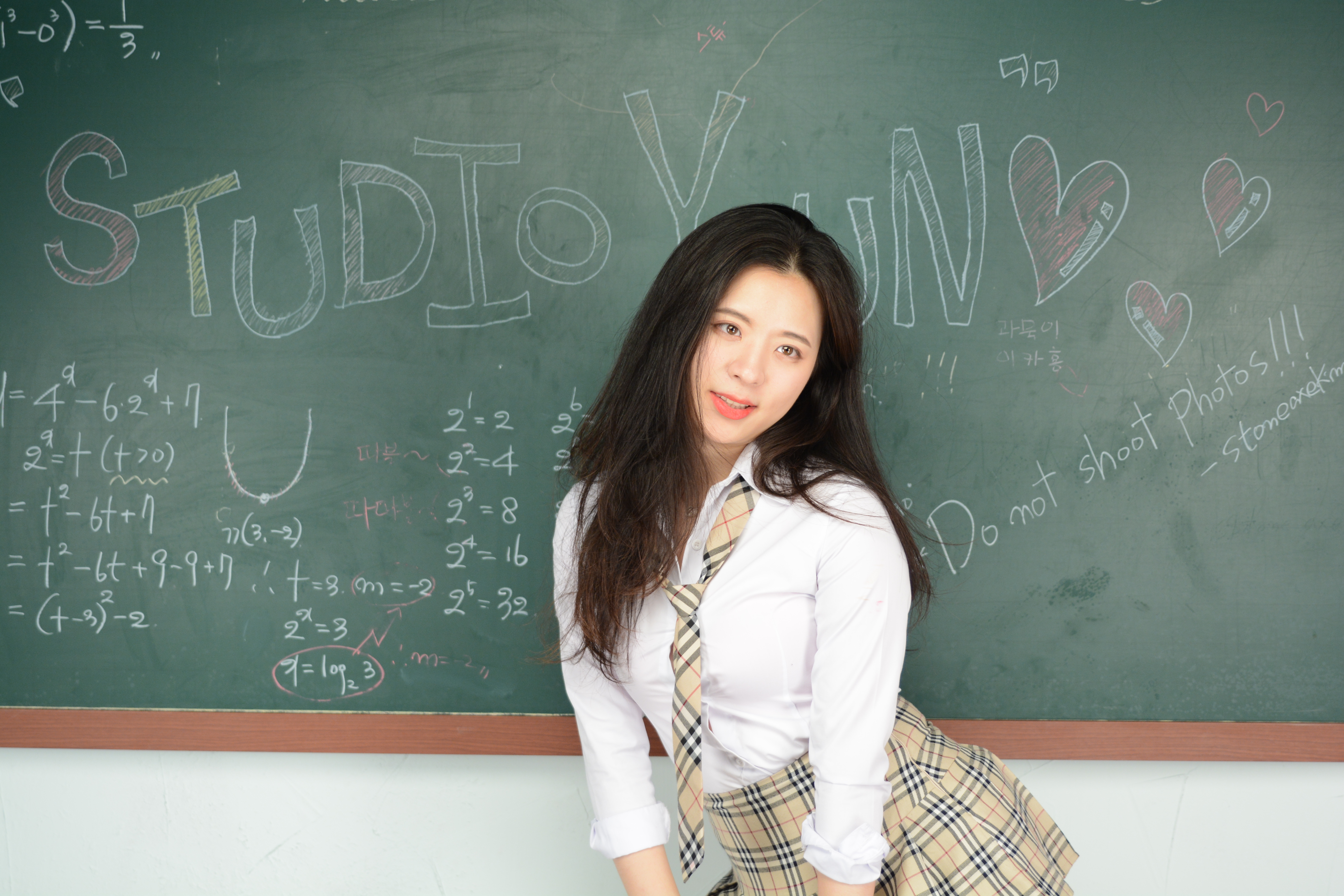 미분류 / 연스튜디오 모델W_칠판녀_(1046p)